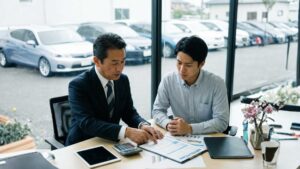 法人の自動車保険が低等級に？保険料を下げる手順を保険のプロが解説